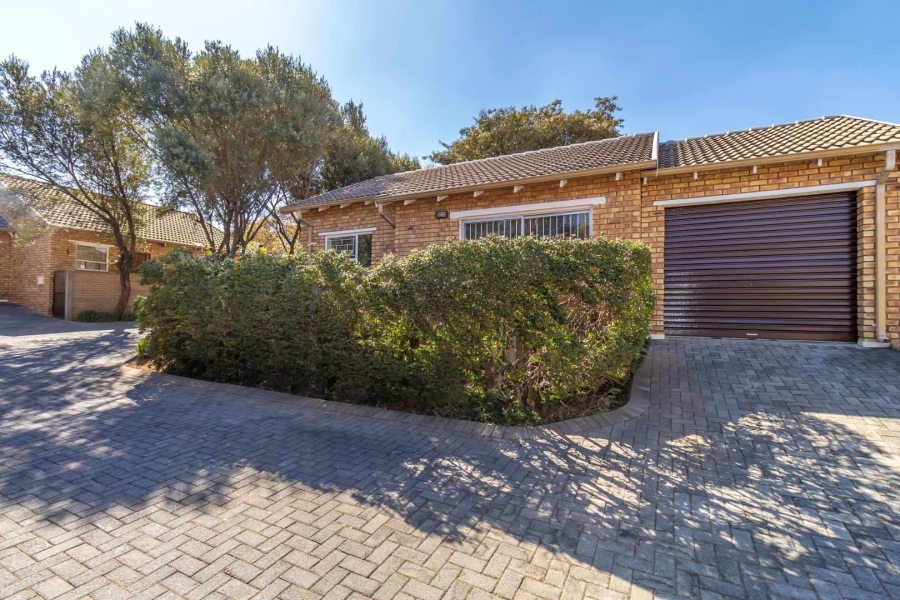 To Let 2 Bedroom Property for Rent in Honeydew Ridge Gauteng
