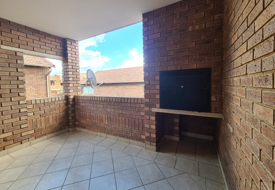 To Let 2 Bedroom Property for Rent in Hazeldean Gauteng