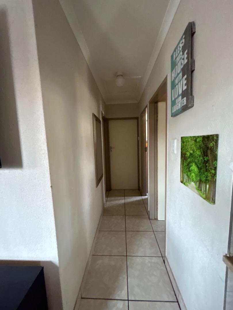3 Bedroom Property for Sale in Rosslyn Gauteng