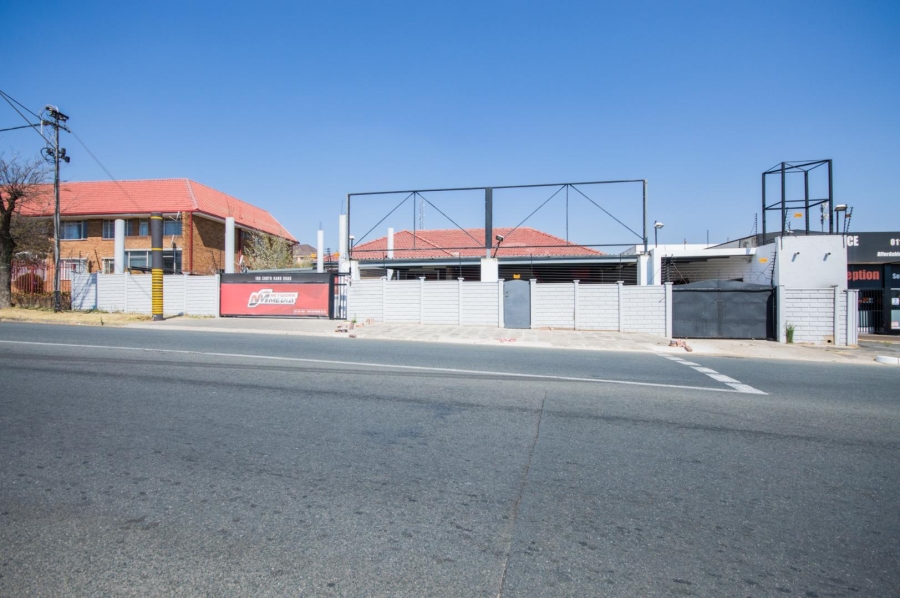 Commercial Property for Sale in Linmeyer Gauteng