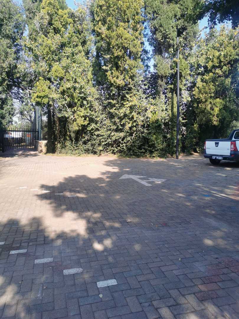 To Let commercial Property for Rent in Waterkloof Ridge Gauteng