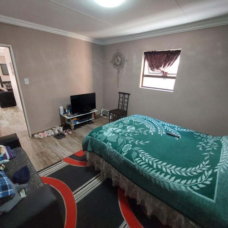 5 Bedroom Property for Sale in Towerby Gauteng