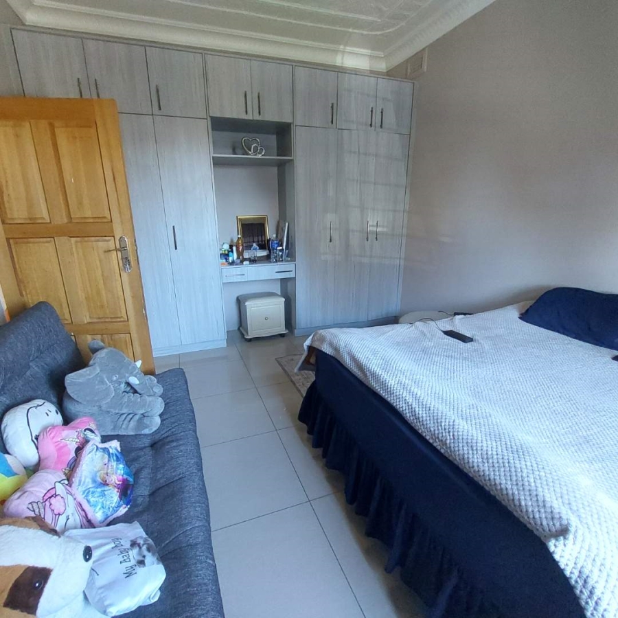 5 Bedroom Property for Sale in Towerby Gauteng