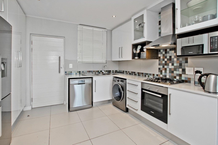 2 Bedroom Property for Sale in Rosebank Gauteng
