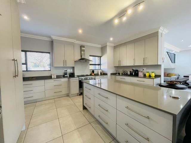 To Let 4 Bedroom Property for Rent in Midstream Ridge Gauteng