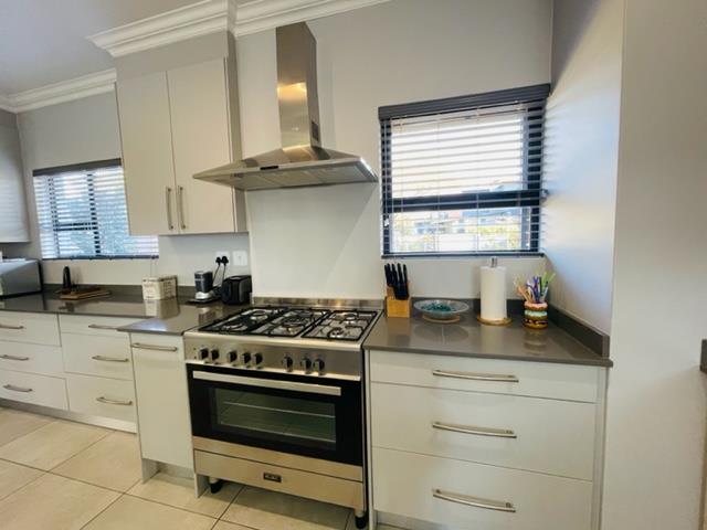 To Let 4 Bedroom Property for Rent in Midstream Ridge Gauteng
