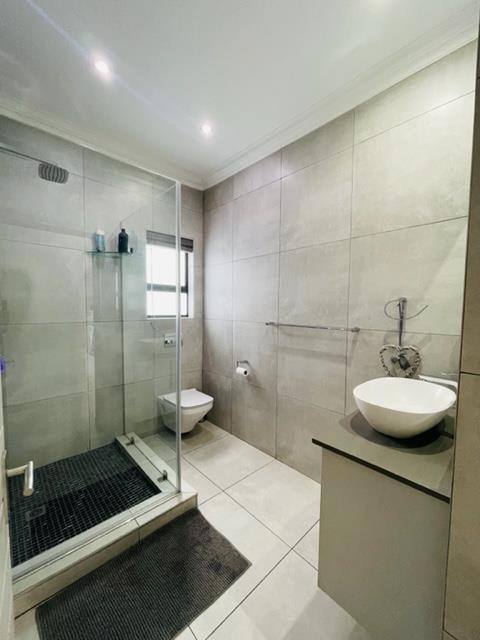 To Let 4 Bedroom Property for Rent in Midstream Ridge Gauteng
