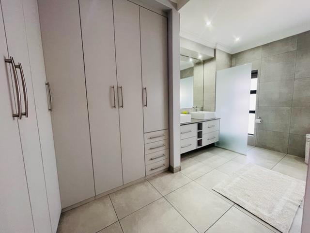To Let 4 Bedroom Property for Rent in Midstream Ridge Gauteng
