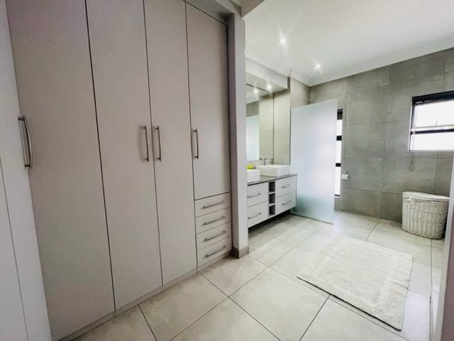 To Let 4 Bedroom Property for Rent in Midstream Ridge Gauteng