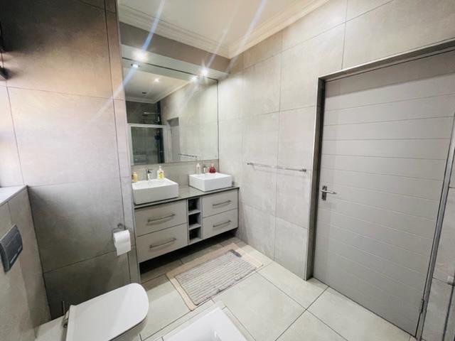 To Let 4 Bedroom Property for Rent in Midstream Ridge Gauteng