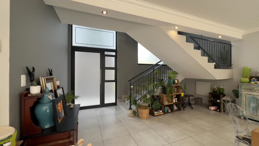 To Let 4 Bedroom Property for Rent in Midstream Ridge Gauteng