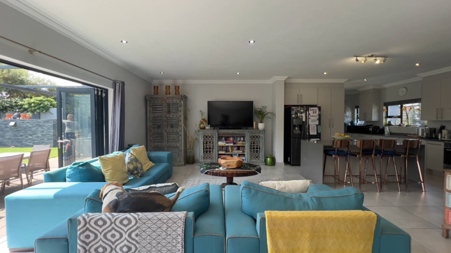 To Let 4 Bedroom Property for Rent in Midstream Ridge Gauteng