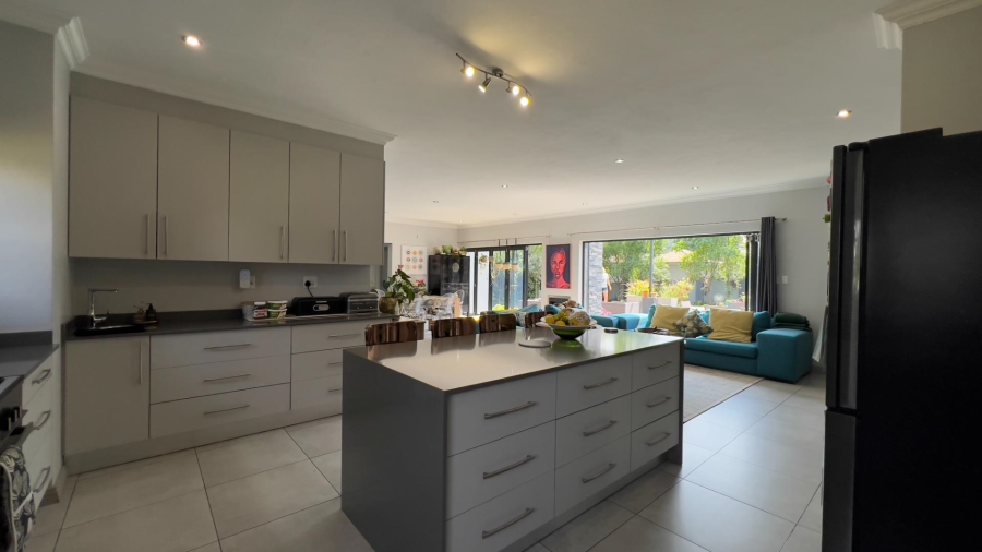 To Let 4 Bedroom Property for Rent in Midstream Ridge Gauteng