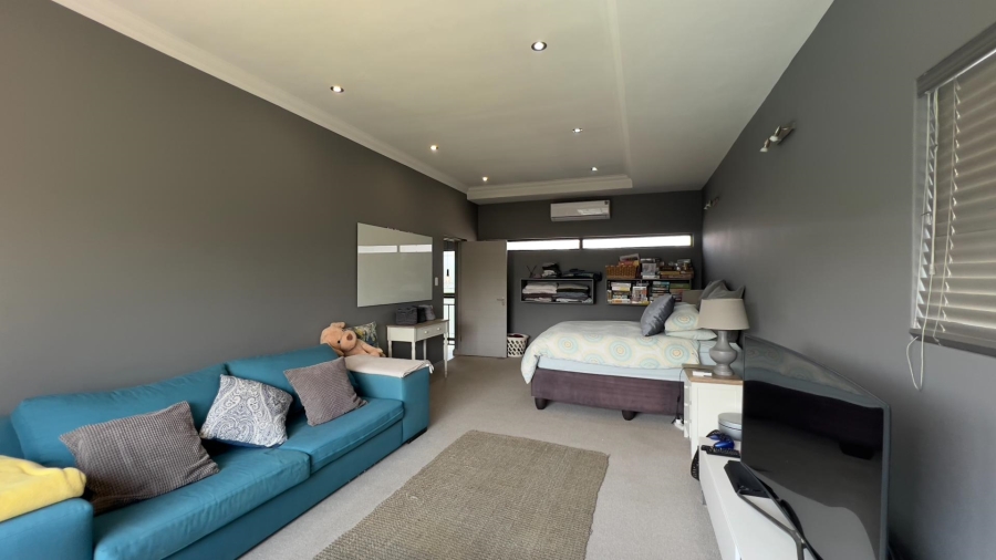 To Let 4 Bedroom Property for Rent in Midstream Ridge Gauteng