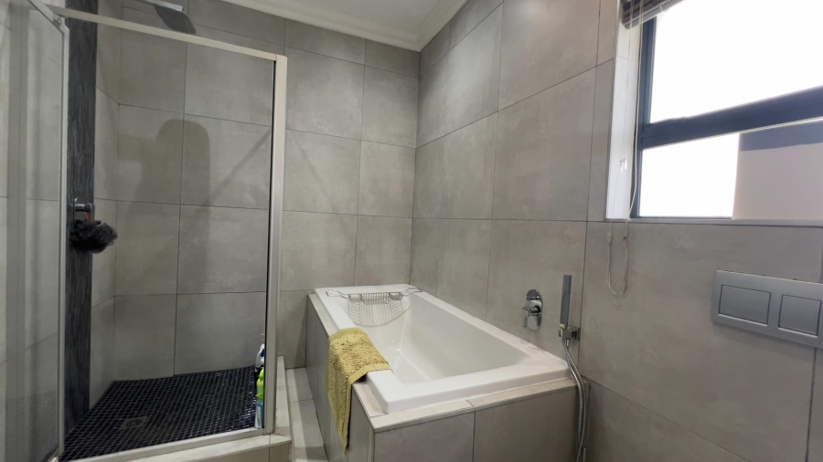 To Let 4 Bedroom Property for Rent in Midstream Ridge Gauteng