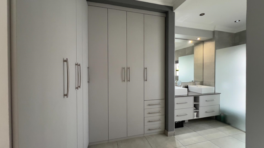 To Let 4 Bedroom Property for Rent in Midstream Ridge Gauteng