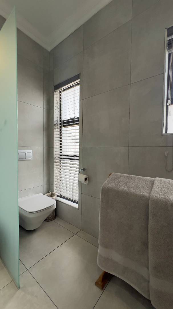 To Let 4 Bedroom Property for Rent in Midstream Ridge Gauteng