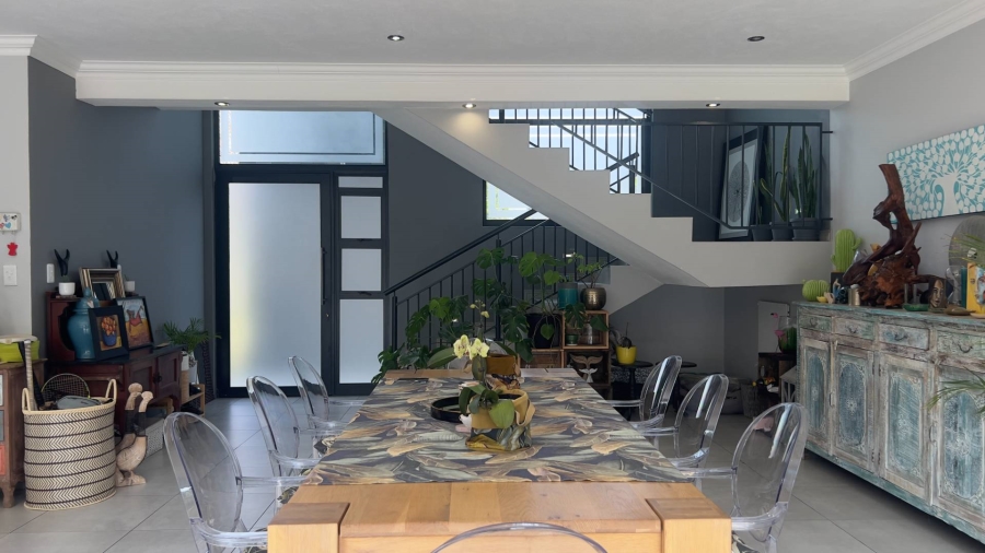 To Let 4 Bedroom Property for Rent in Midstream Ridge Gauteng