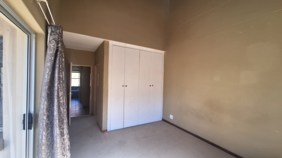 2 Bedroom Property for Sale in Sundowner Gauteng