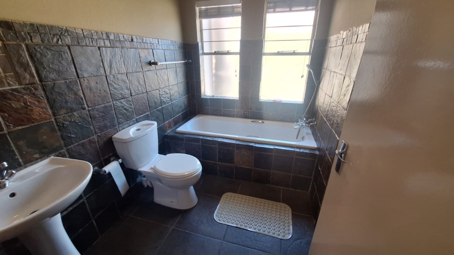 2 Bedroom Property for Sale in Sundowner Gauteng