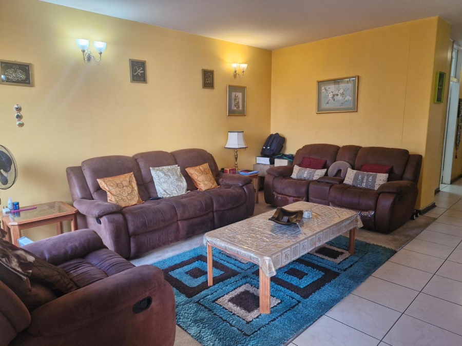 2 Bedroom Property for Sale in Benmore Gauteng