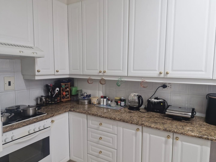 2 Bedroom Property for Sale in Benmore Gauteng