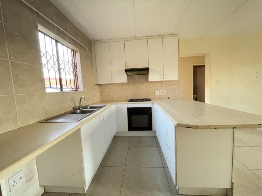 To Let 2 Bedroom Property for Rent in Terenure Gauteng