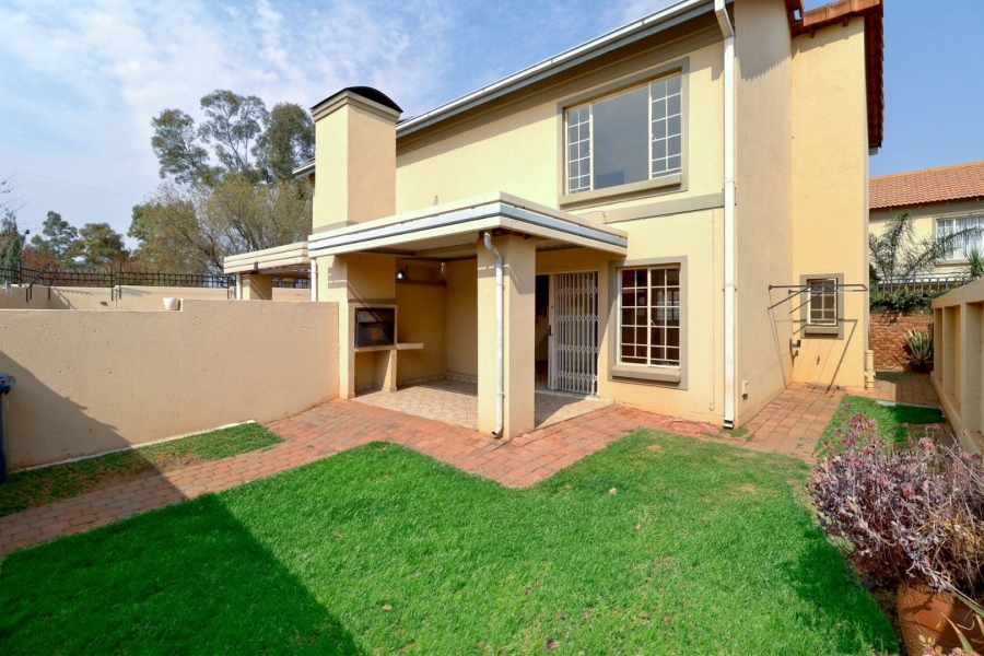 To Let 2 Bedroom Property for Rent in Equestria Gauteng