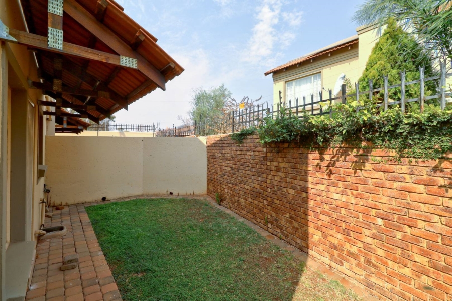 To Let 2 Bedroom Property for Rent in Equestria Gauteng