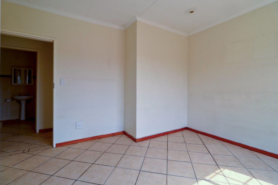 To Let 2 Bedroom Property for Rent in Equestria Gauteng