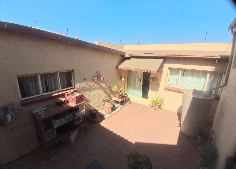 3 Bedroom Property for Sale in Linmeyer Gauteng