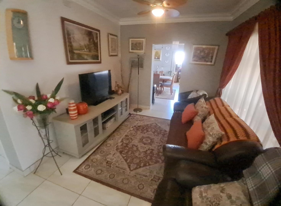 3 Bedroom Property for Sale in Linmeyer Gauteng