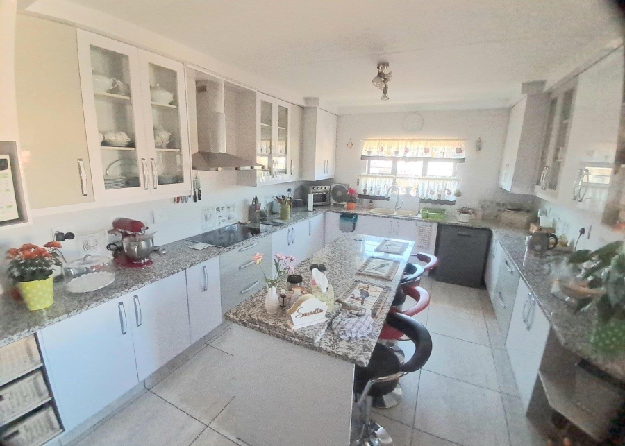 3 Bedroom Property for Sale in Linmeyer Gauteng
