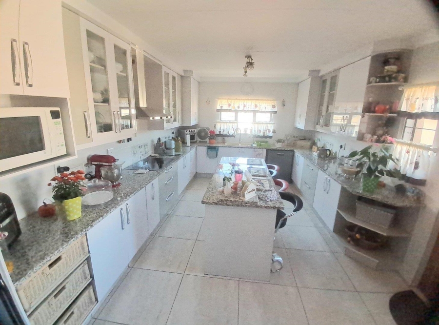 3 Bedroom Property for Sale in Linmeyer Gauteng
