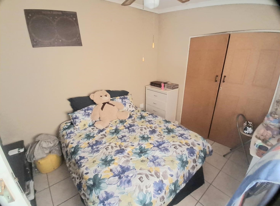 3 Bedroom Property for Sale in Linmeyer Gauteng