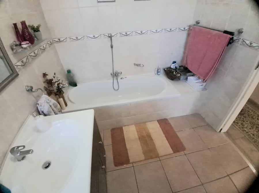 3 Bedroom Property for Sale in Linmeyer Gauteng