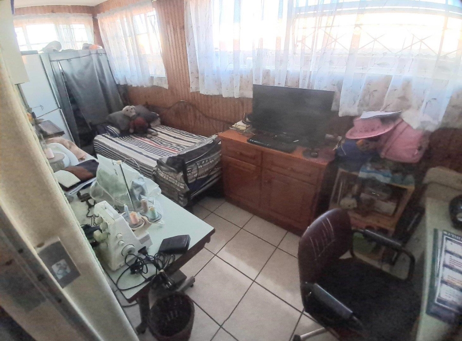 3 Bedroom Property for Sale in Linmeyer Gauteng