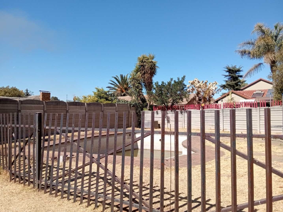 3 Bedroom Property for Sale in Mayberry Park Gauteng