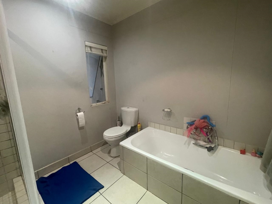 2 Bedroom Property for Sale in Morningside Gauteng