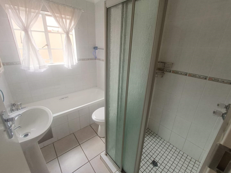To Let 2 Bedroom Property for Rent in Clubview Gauteng