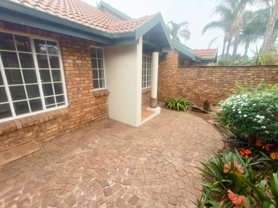 To Let 2 Bedroom Property for Rent in Clubview Gauteng