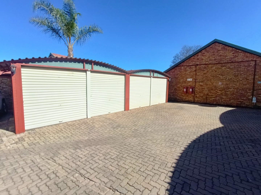 To Let 2 Bedroom Property for Rent in Clubview Gauteng