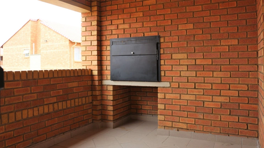 3 Bedroom Property for Sale in Elardus Park Gauteng