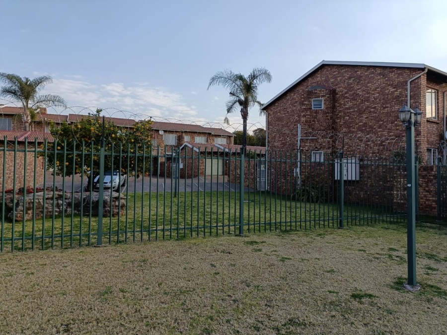 3 Bedroom Property for Sale in Zwartkop Gauteng