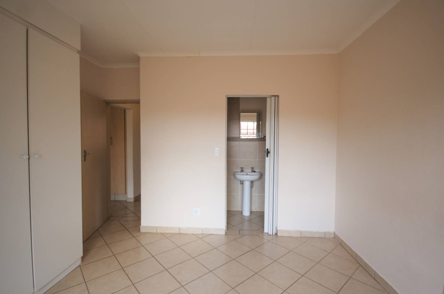 To Let 2 Bedroom Property for Rent in Hazeldean Gauteng