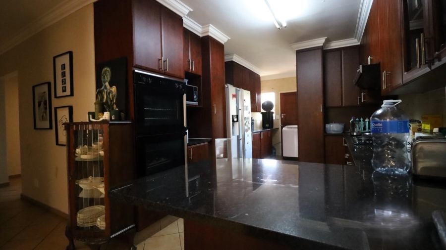 To Let 3 Bedroom Property for Rent in The Wilds Gauteng