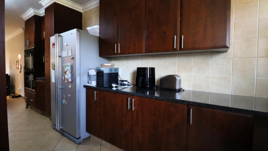 To Let 3 Bedroom Property for Rent in The Wilds Gauteng