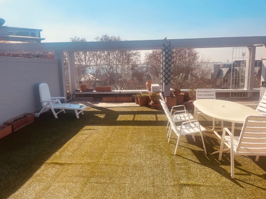 To Let 1 Bedroom Property for Rent in Illovo Gauteng