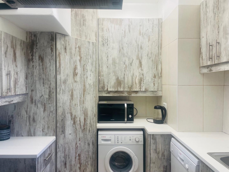To Let 1 Bedroom Property for Rent in Illovo Gauteng