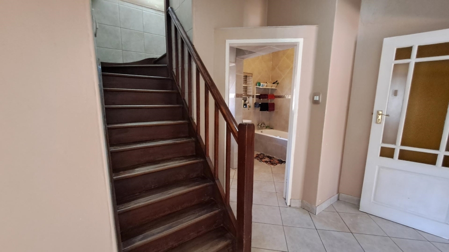 To Let 4 Bedroom Property for Rent in Mondeor Gauteng